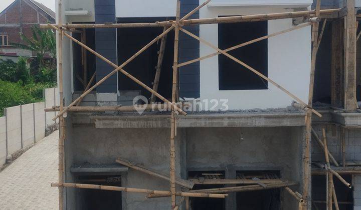 Rumah Minimalis 2 Lantai di Malang, Nyaman Dan Aman 1