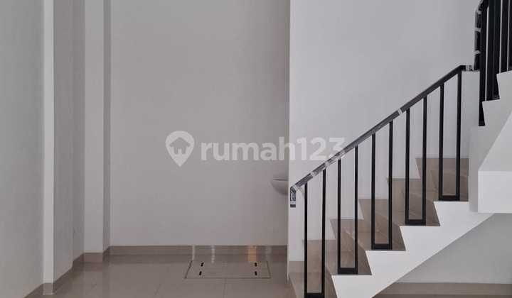 3 Floors The Loop BSD City New Ready to Use Good Location