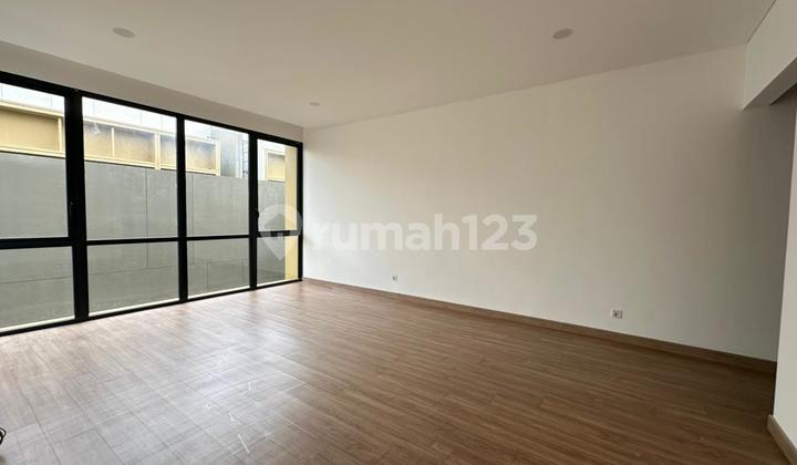 DELIGHTED LUXURY HOUSE IN THE HEART OF BSD CITY EASY ACCESS LOCATION DELIGHTED LUXURY HOUSE IN THE HEART OF BSD CITY EASY ACCESS LOCATION