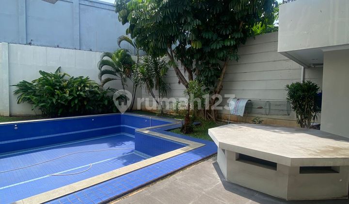 DISEWAKAN RUMAH MEWAH DI Menteng Jakarta Pusat (Bisa utk kantor)