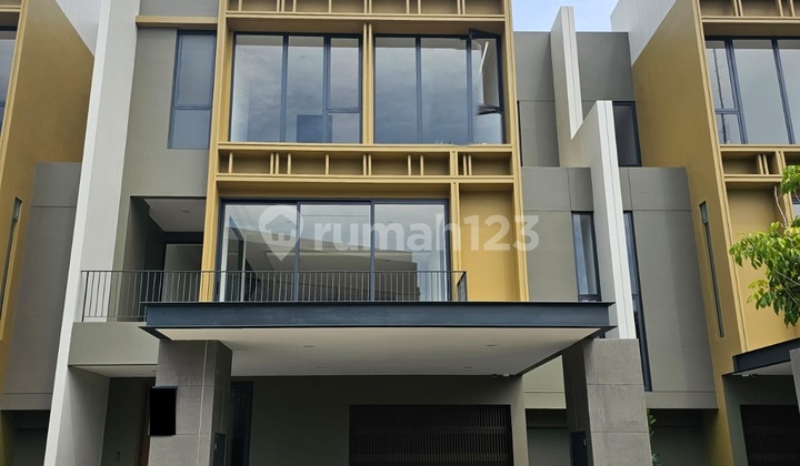Luxurious Sultan House in Enchante BSD Highly Strategic Location Luxurious Sultan House in Enchante BSD Highly Strategic Location