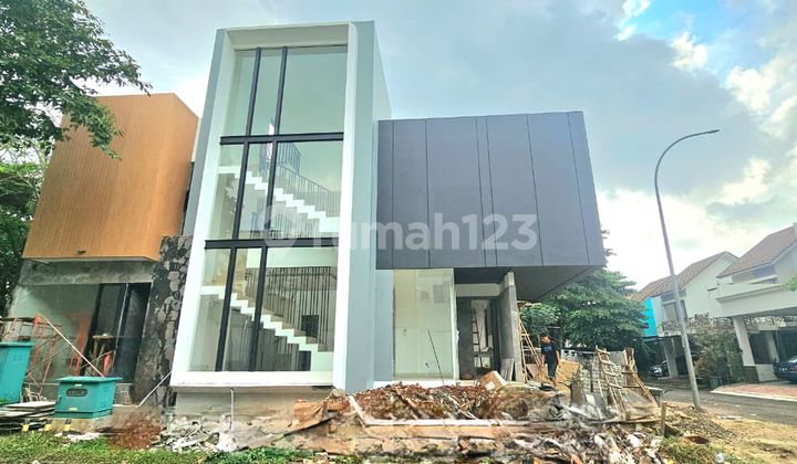 THE ICON BSD HOUSE in an exclusive area, very lush, cool, and natural.