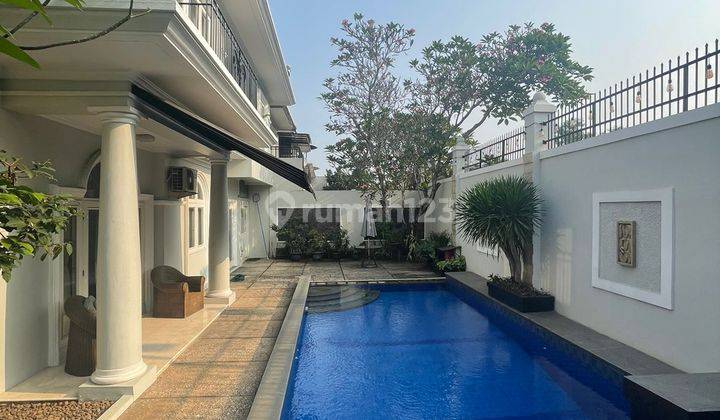 Rumah ada Kolam Renang Fontainebleau BSD Lokasi Bagus Akses Mudah 2