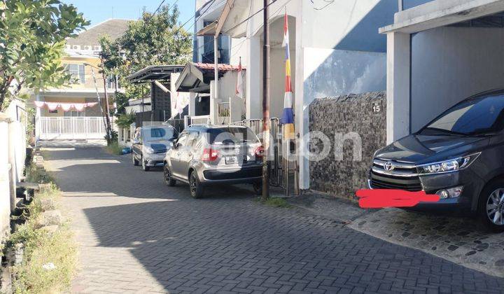 RUMAH DIJUAL LOKASI SEMOLOWARU SURABAYA 1