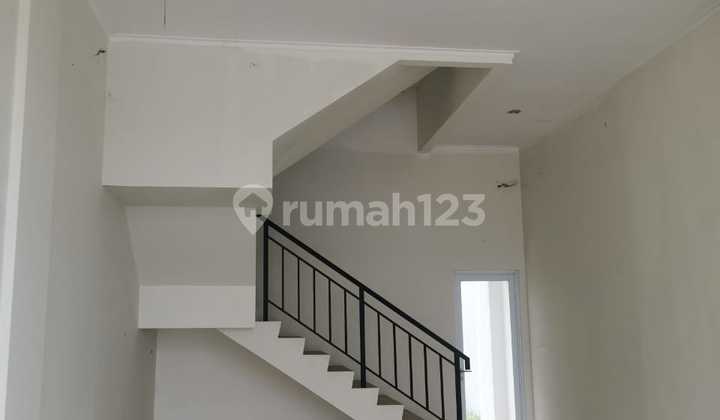 Ruko 3 lantai Magna di Summarecon depan MC Donald SHM Ruko 3 lantai Magna di Summarecon depan MC Donald SHM