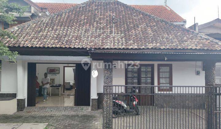 Rumah 2 Lantai Bagus di Sayap Supratman, Bandung Deket Tempat Kuliner 1