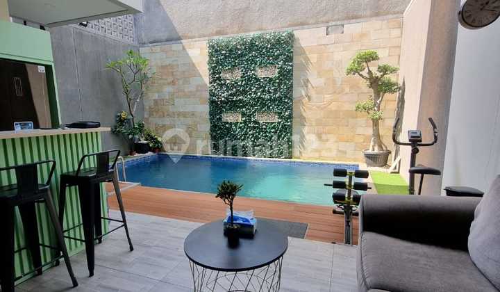 Jarang Ada Rumah Baru Kota Baru Parahyangan Bandung Ada Kolam Renang , Semi Furnished