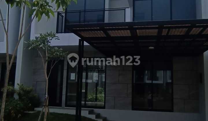 Rumah baru terawat di Kota Baru Parahyangan, Bandung