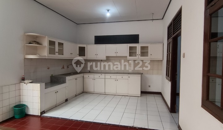 Rumah Terawat di Pusat Kota, Lokasi Strategis, Deket Aksestol 1