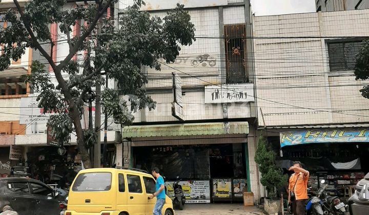 Rare Find .. Shop House in Pungkur, Bandung in a Strategic Area .. Suitable for Motorcycle and Car Spare Parts, Workshop, Motorcycle Showroom