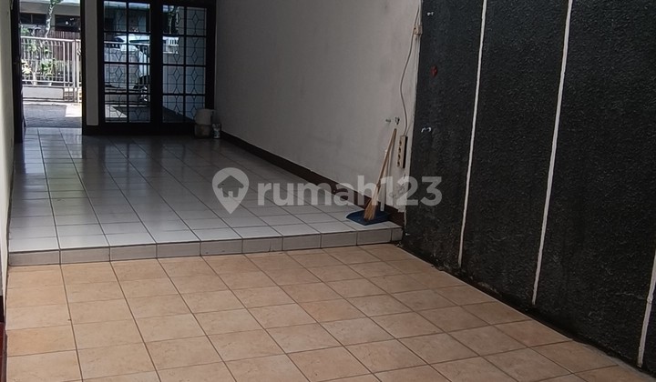 Rumah Terawat di Pusat Kota, Lokasi Strategis, Deket Aksestol 2