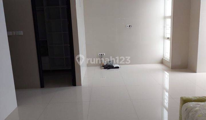 Rumah Murah 2 Lantai Semi Furnished SHM di Gading Serpong 2