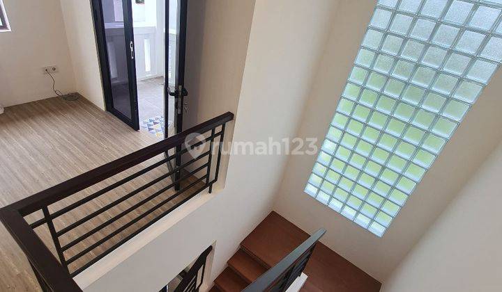 Rumah 2 Lantai Sudah Renovasi SHM di BSD The Green, Tangerang 2