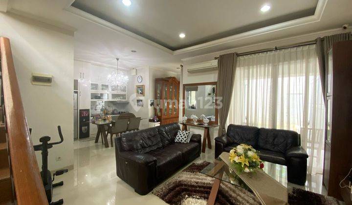 Rumah 2 Lantai Sudah Renovasi Semi Furnished di Bsd Green Wich 1