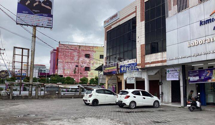 Ruko 3 Lantai Full Keramik Disewakan di Jl. Sudirman Pekanbaru 2