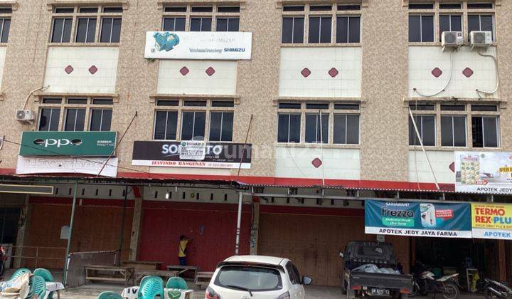 Ruko 3 Lantai Disewakan di Jl. Soekarno Hatta Pekanbaru 1