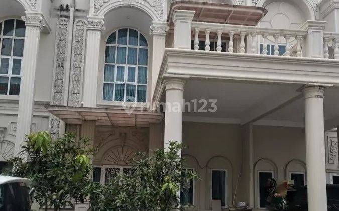 Rumah Mewah Dijual di Jl. Mr. S Amin Pekanbaru 1