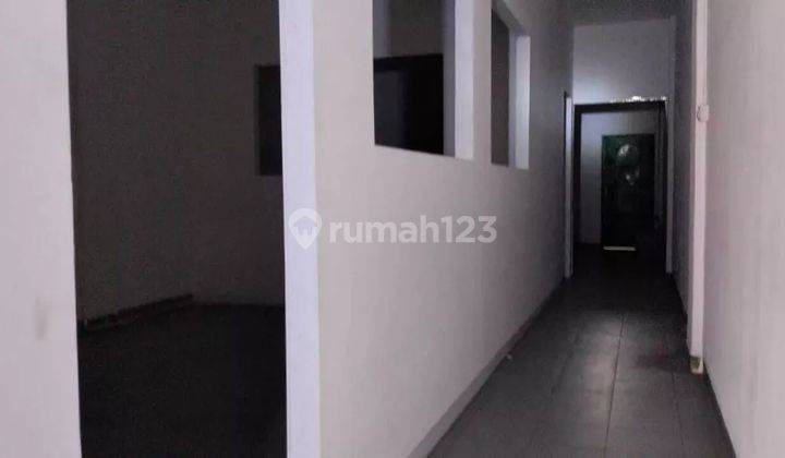 Ruko 3 Lantai Full Keramik Disewakan di Jl. Riau Dekat Pertokoan 2