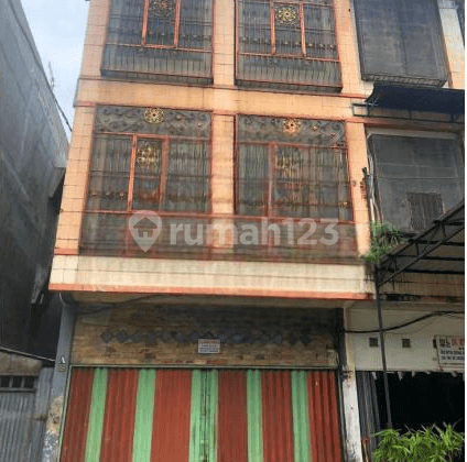 Ruko 3 Lantai Full Keramik Dijual di Jl. Arengka Pekanbaru 2