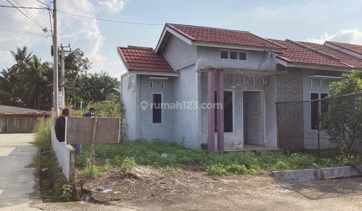 Rumah Siap Huni Posisi Hook Dijual di Jl. Sri Palas Rumbai 1