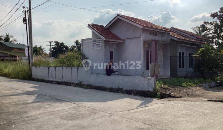 Rumah Siap Huni Posisi Hook Dijual di Jl. Sri Palas Rumbai 2