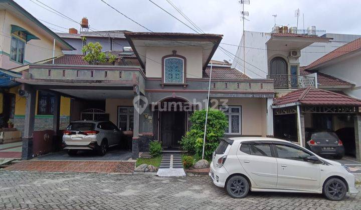 Rumah 2 Lantai Tengah Kota Dijual di Jl. Kaharudin Nasution Dekat Bandara 1