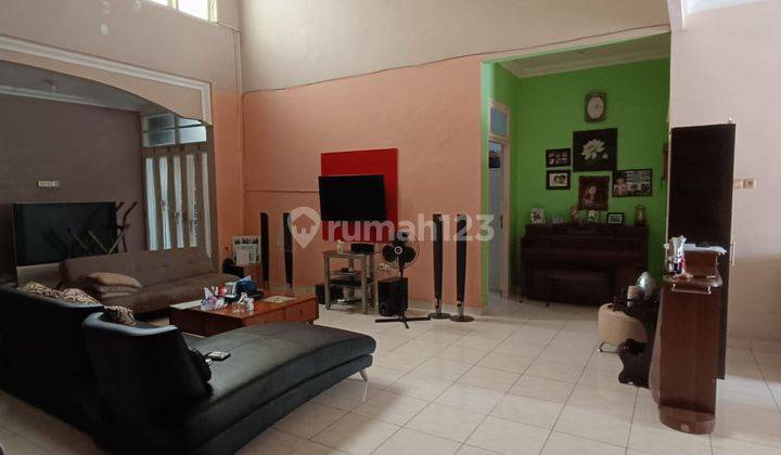 Rumah 2 Lantai Tengah Kota Dijual di Jl. Kaharudin Nasution Dekat Bandara 2