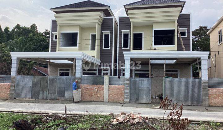 Rumah Mewah 2 Lantai Tengah Kota Dijual Dekat Jl. Soekarno Hatta Pekanbaru 1