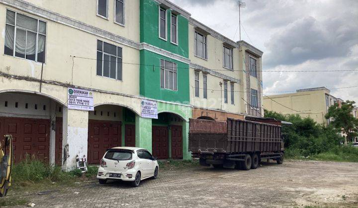 Ruko 3 Lantai Dijual di Jl. Air Hitam Tampan Pekanbaru 1