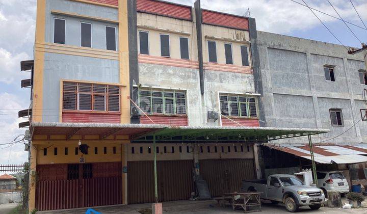 Ruko 3 Lantai Full Keramik Dijual di Jl.bambu Kuning Dekat Jondul Pekanbaru 1