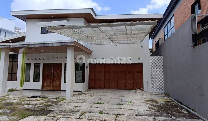 Rumah Mewah Siap Lantai Dijual di Komplek Cemara Pekanbaru 2