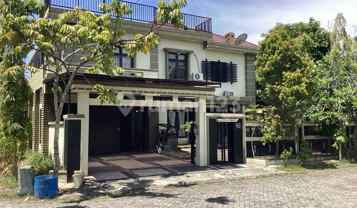 Rumah Mewah 2 Lantai Tengah Kota Dijual di Jl. Sudirman Pekanbaru