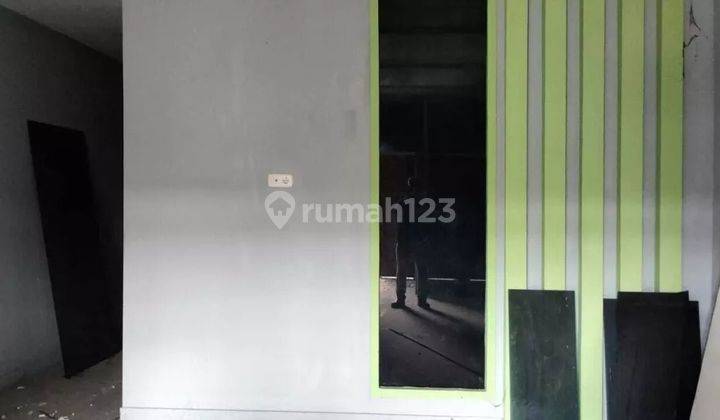 Ruko 3 Lantai Disewakan di Jl. Air Hitam Pekanbaru 2