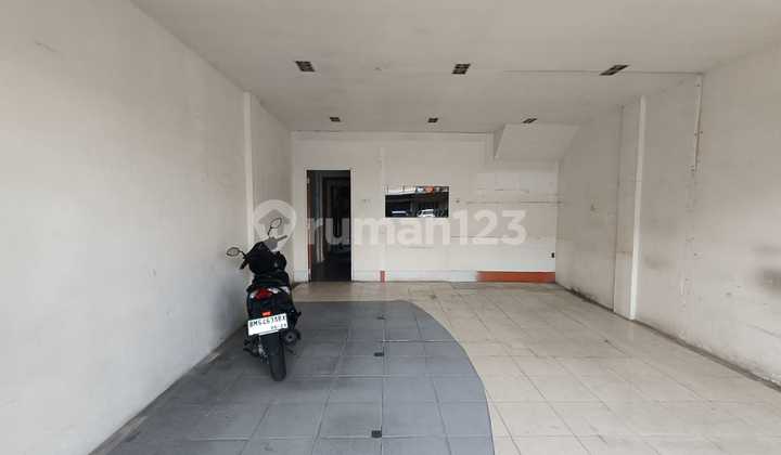 3-Story Shop House for Rent on Riau Street, Pekanbaru 2