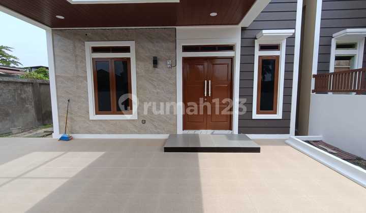 2-Story Luxury House for Sale in City Center Near Jl. Soekarno Hatta Pekanbaru 2