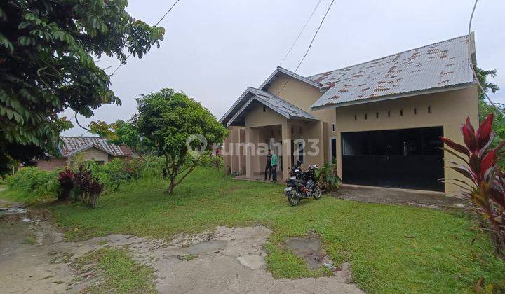 Rumah Siap Huni dan Tanah Luas Dijual di Jl. Daru-daru, Bukit Barisan Kulim 1