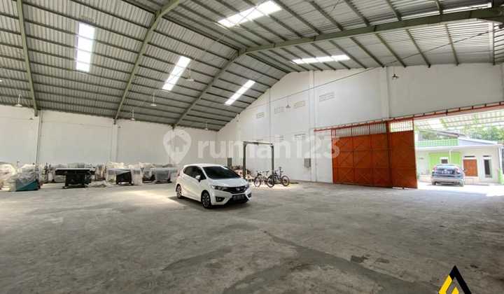 Ready-to-Live Warehouse, Strategic Industrial Zone Jebres, Surakarta 1400m2