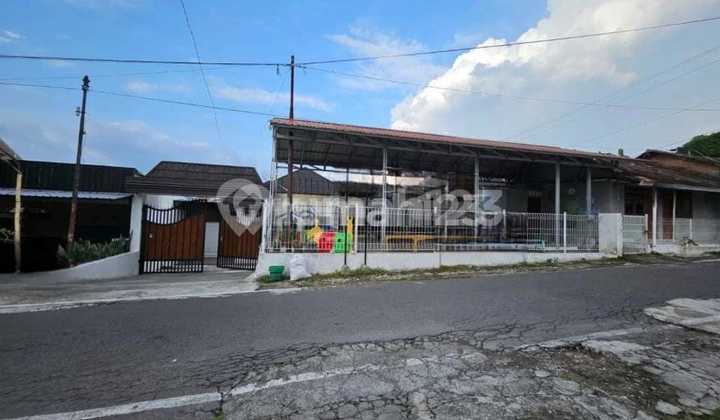 Rumah Modern Mewah Siap Pakai Lokasi Banjarsari,Solo Luas 554M2