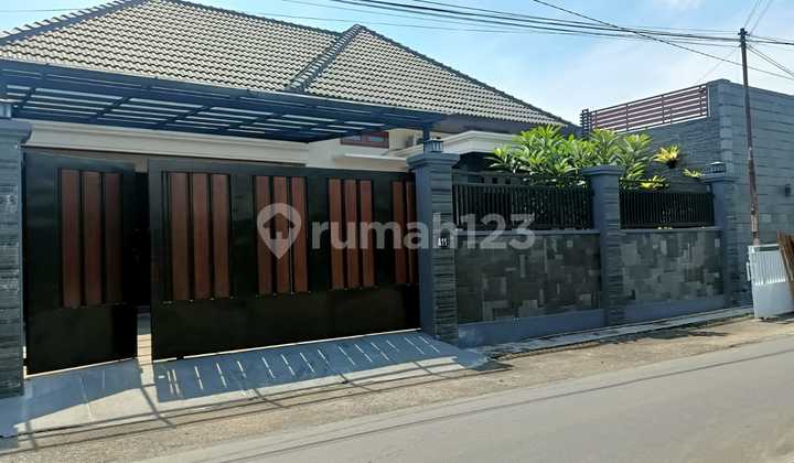 Rumah Mewah di Pusat Kota Lokasi Banjarsari,Solo Luas 359M2