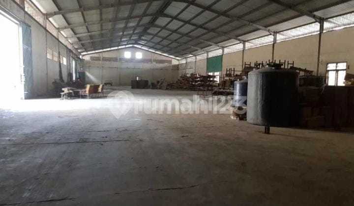 Gudang Zona Industri Banjarsari,Solo Luas 5752M2