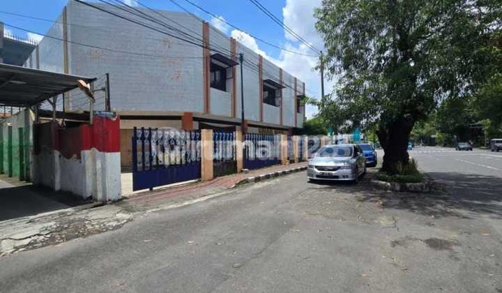 Ruang Usaha Strategis Lokasi Laweyan,Solo Luas 488M2