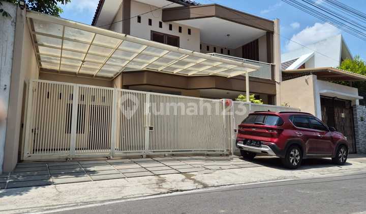 Rumah Bagus Lokasi Banjarsari Solo Luas 210M2