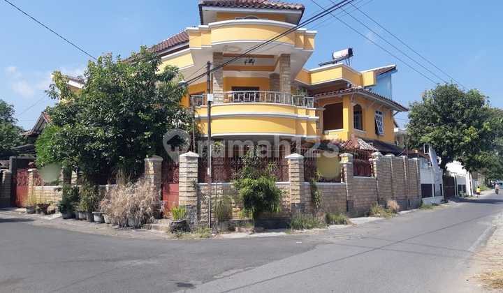 Rumah Mewah Lokasi Strategis Laweyan,Solo Luas 415M2 Bu!! Rumah Mewah Lokasi Strategis Laweyan,Solo Luas 415M2 Bu!!