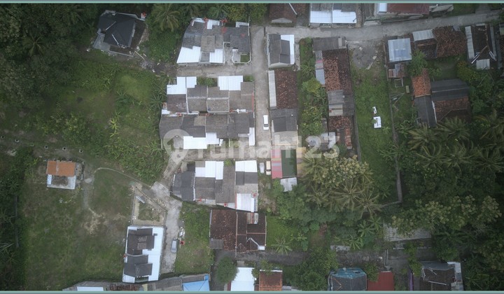 Yogyakarta Land Plot Suitable for Building a House Next to Muh Bangunjiwo Vocational School Yogyakarta Land Plot Suitable for Building a House Next to Muh Bangunjiwo Vocational School