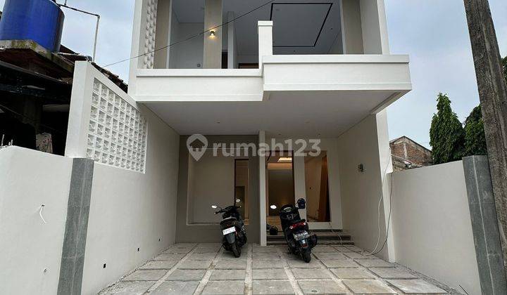 Rumah Cantik 2 lantai Unit Ready 1,8  M Jagakarsa  1