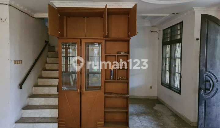 Rumah Hook Taman Palem Lestari Jakarta Barat 2