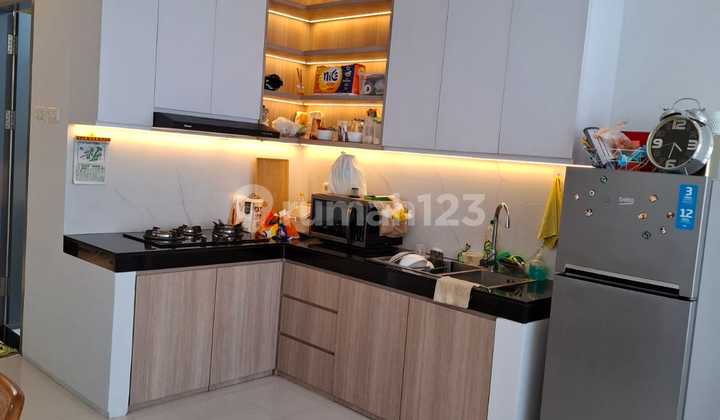 Rumah 3 Lantai Adhyaksa Karang Tengah Rumah 3 Lantai Adhyaksa Karang Tengah