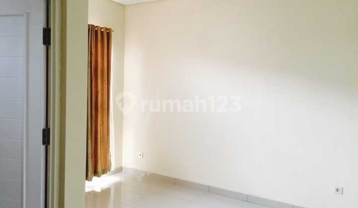 Rumah 2 Lantai Puri Mansion Jakarta Barat Rumah 2 Lantai Puri Mansion Jakarta Barat