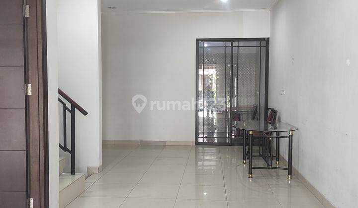 Siap Huni, Rapi, Semi Furnished Rumah Green Lake City Cluster Asia 1