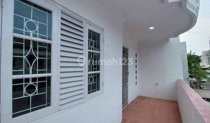 Rumah 6x20 Taman Palem Lestari Cengkareng Jakarta Barat  1